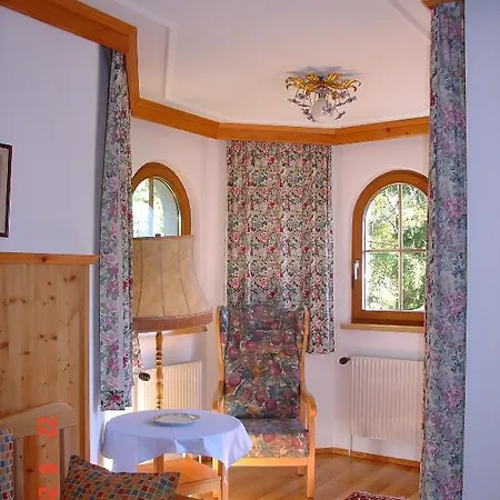 Waldpension Goschlseben Грюнау-им-Альмталь